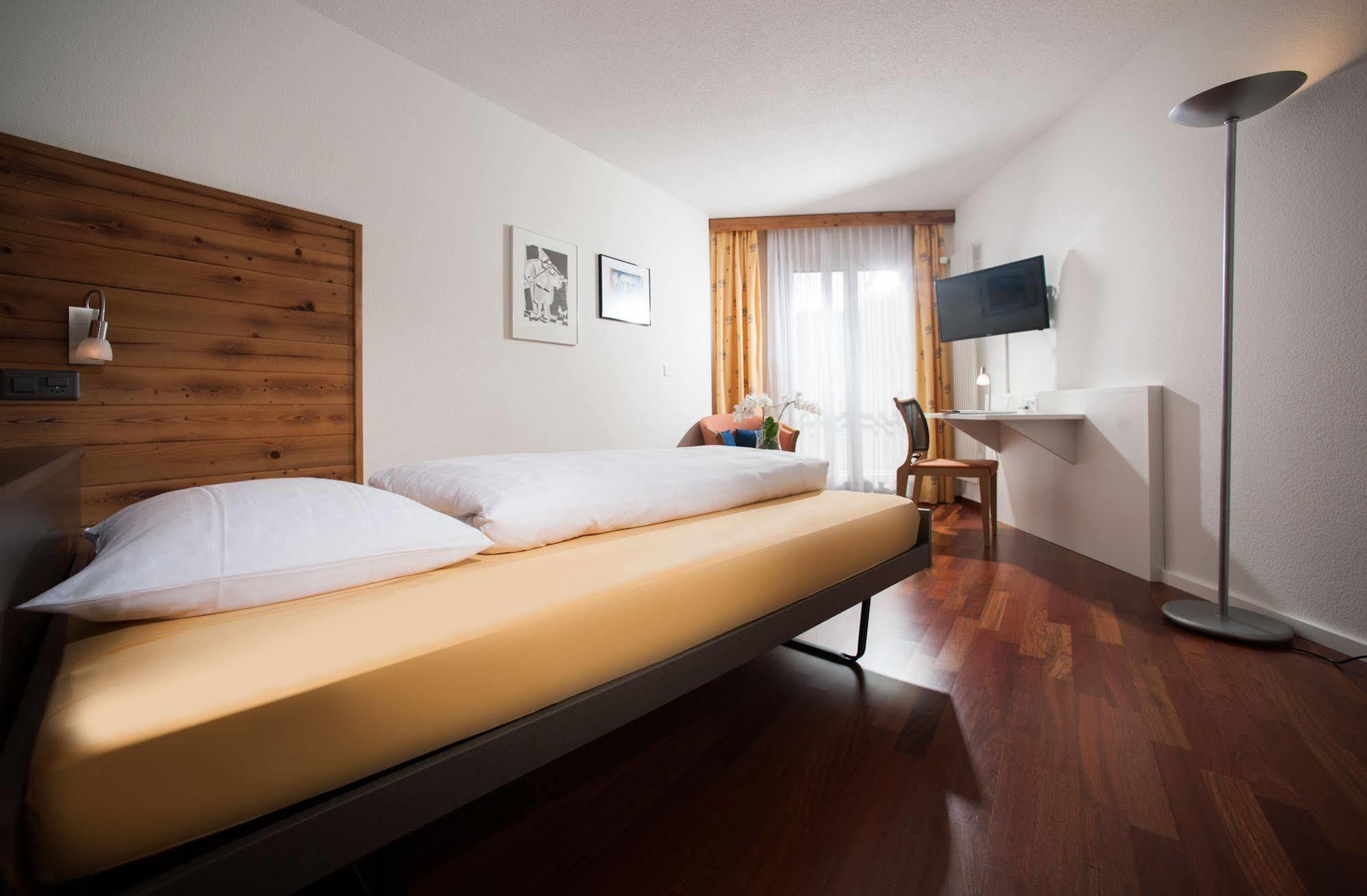 Weisses Kreuz Hotel Lyss Kültér fotó